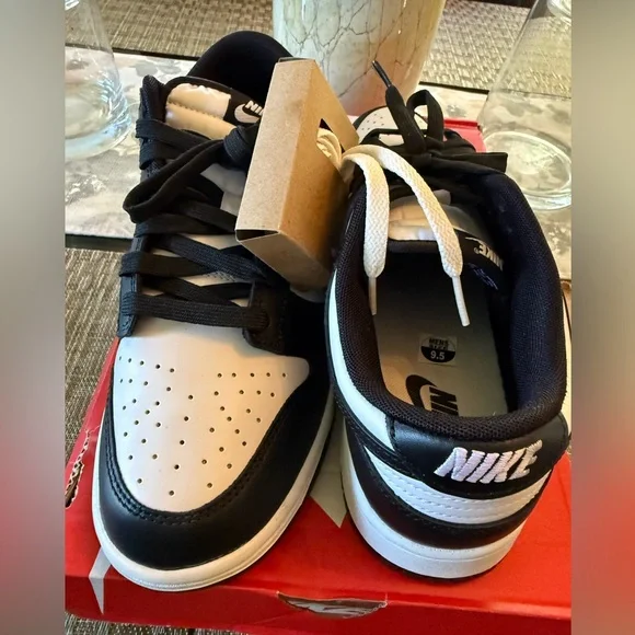 BRAND NEW IN BOX MEN’S 9.5 NIKE DUNK LOW RETROS-BLACK & WHITE - Picture 4 of 13
